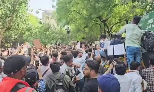 जेन जी को नहीं चाहिए माफी जेन जी को नहीं चाहिए माफी