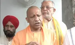 यूपी विधानमंडल का मानसून सत्र शुरू, सपा का प्रदर्शन, सीएम योगी ने जनहित के मुद्दों पर सार्थक चर्चा की अपील यूपी विधानमंडल का मानसून सत्र शुरू, सपा का प्रदर्शन, सीएम योगी ने जनहित के मुद्दों पर सार्थक चर्चा की अपील