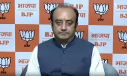 छात्र हितों पर कांग्रेस का असली चेहरा बेनकाब, कर्नाटक परीक्षा विवाद पर सुधांशु त्रिवेदी छात्र हितों पर कांग्रेस का असली चेहरा बेनकाब, कर्नाटक परीक्षा विवाद पर सुधांशु त्रिवेदी