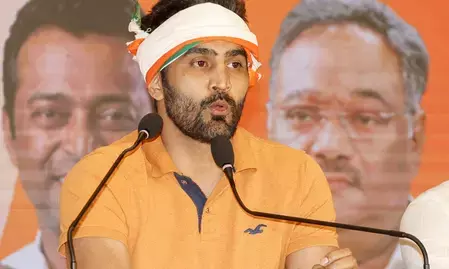 ओलंपिक पदक विजेता विजेंद्र सिंह ने राष्ट्रमंडल खेल में भारत के प्रदर्शन पर राहुल गांधी की चुप्पी पर सवाल उठाया ओलंपिक पदक विजेता विजेंद्र सिंह ने राष्ट्रमंडल खेल में भारत के प्रदर्शन पर राहुल गांधी की चुप्पी पर सवाल उठाया