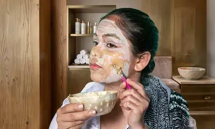 5 चीजें मिलाकर मुल्तानी मिट्टी से पाए क्लीन और आयल-फ्री स्किन 5 चीजें मिलाकर मुल्तानी मिट्टी से पाए क्लीन और आयल-फ्री स्किन