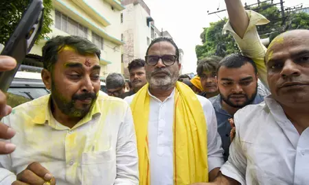 बांकीपुर उपचुनाव : 26वें राउंड तक जन सुराज के प्रशांत किशोर की निर्णायक बढ़त, पार्टी कार्यालय में जश्न का माहौल
