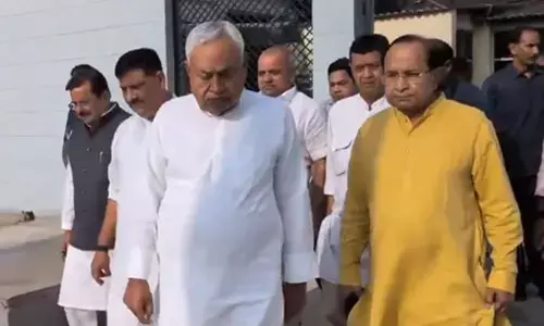 संसद कार्यवाही के बाद जदयू कार्यालय पहुंचे नीतीश कुमार, बोले- पार्टी की ताकत समर्पित कार्यकर्ता संसद कार्यवाही के बाद जदयू कार्यालय पहुंचे नीतीश कुमार, बोले- पार्टी की ताकत समर्पित कार्यकर्ता