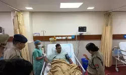 ग्रेटर नोएडा अग्निकांड: अस्पताल पहुँचीं पुलिस कमिश्नर लक्ष्मी सिंह, घायलों का जाना हाल-चाल; बेहतर इलाज के दिए निर्देश ग्रेटर नोएडा अग्निकांड: अस्पताल पहुँचीं पुलिस कमिश्नर लक्ष्मी सिंह, घायलों का जाना हाल-चाल; बेहतर इलाज के दिए निर्देश