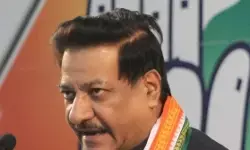 महिलाओं के खिलाफ असंसदीय भाषा से बचना चाहिए कांग्रेस की गूंगी गुड़िया पोस्ट पर पृथ्वीराज चव्हाण का ऐतराज
