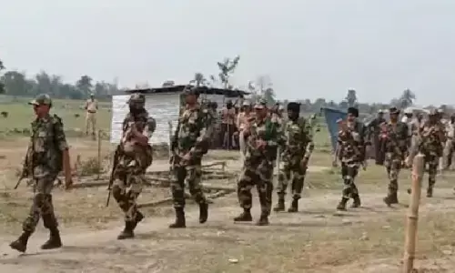 असम सीआरपीएफ कैंप में जवान ने अपने ही दो साथियों को मारी गोली, खुद भी आत्महत्या कर ली असम सीआरपीएफ कैंप में जवान ने अपने ही दो साथियों को मारी गोली, खुद भी आत्महत्या कर ली