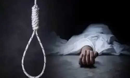 नोएडा सेक्टर 82 में लोकसभा अधिकारी की आत्महत्या नोएडा सेक्टर 82 में लोकसभा अधिकारी की आत्महत्या