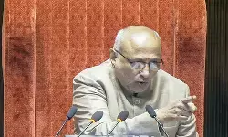 संसद की कार्यवाही के दौरान जोरदार हंगामा: वेल में आने और प्लेकार्ड दिखाने पर भड़के सभापति; सांसदों को दी कड़ी कार्रवाई की चेतावनी संसद की कार्यवाही के दौरान जोरदार हंगामा: वेल में आने और प्लेकार्ड दिखाने पर भड़के सभापति; सांसदों को दी कड़ी कार्रवाई की चेतावनी