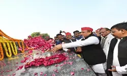 जनेश्वर मिश्र जयंती पर सपा का शक्ति प्रदर्शन, अखिलेश बोले- PDA में P का मतलब पंडित भी; 2027 में बदलाव का दावा जनेश्वर मिश्र जयंती पर सपा का शक्ति प्रदर्शन, अखिलेश बोले- PDA में P का मतलब पंडित भी; 2027 में बदलाव का दावा