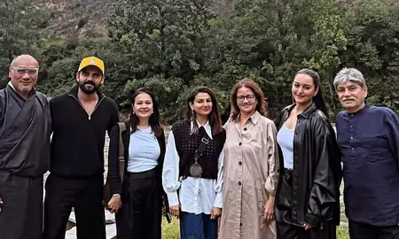 सोनाक्षी सिन्हा की भूटान ट्रिप :फैमिली संग छुट्टियां, तस्वीरे वायरल सोनाक्षी सिन्हा की भूटान ट्रिप :फैमिली संग छुट्टियां, तस्वीरे वायरल
