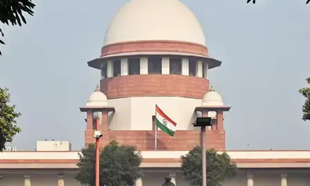 शिवसेना विवाद पर सुप्रीम कोर्ट में अगली सुनवाई गुरुवार दोपहर दो बजे होगी, कपिल सिब्बल ने रखी दलीलें