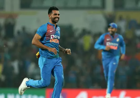 जन्मदिन विशेष: दीपक चाहर ने निभाया बेटे होने का फर्ज, टीम इंडिया से वापस लिया था नाम जन्मदिन विशेष: दीपक चाहर ने निभाया बेटे होने का फर्ज, टीम इंडिया से वापस लिया था नाम