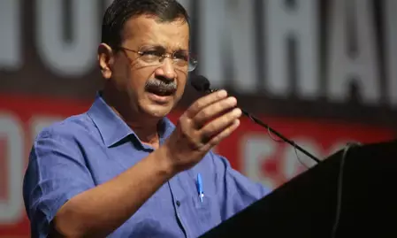 कुछ साल पेट्रोल-डीजल की गाड़ियां खरीदने से बचें, ई20 नीति पर केजरीवाल ने उठाए सवाल कुछ साल पेट्रोल-डीजल की गाड़ियां खरीदने से बचें, ई20 नीति पर केजरीवाल ने उठाए सवाल
