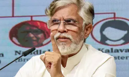 प्रयागराज में राहुल गांधी के कार्यक्रम की बुकिंग अचानक रद्द: भड़की कांग्रेस ने बोला हमला; कहा—राहुल गांधी की लोकप्रियता और सच्चाई से डर रही है सरकार प्रयागराज में राहुल गांधी के कार्यक्रम की बुकिंग अचानक रद्द: भड़की कांग्रेस ने बोला हमला; कहा—राहुल गांधी की लोकप्रियता और सच्चाई से डर रही है सरकार