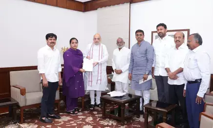 वाईएसआरसीपी सांसदों ने केंद्र सरकार से वाईएस जगन की सुरक्षा पर दखल देने की मांग की वाईएसआरसीपी सांसदों ने केंद्र सरकार से वाईएस जगन की सुरक्षा पर दखल देने की मांग की