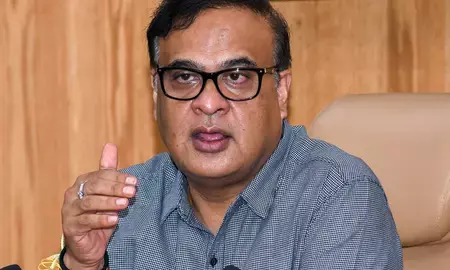 असम के सीएम हिमंत बिस्वा सरमा ने छात्रों से की अपील, कहा- डिग्री के साथ स्किल भी जरूरी, तभी मिलेंगे रोजगार के मौके असम के सीएम हिमंत बिस्वा सरमा ने छात्रों से की अपील, कहा- डिग्री के साथ स्किल भी जरूरी, तभी मिलेंगे रोजगार के मौके