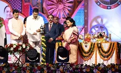 ओडिशा के गवर्नर कम्भमपति ने बुनकरों की मदद के लिए हर हफ्ते हैंडलूम इस्तेमाल की अपील की ओडिशा के गवर्नर कम्भमपति ने बुनकरों की मदद के लिए हर हफ्ते हैंडलूम इस्तेमाल की अपील की