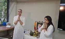 अभिनेता प्रदीप रावत की शांति सभा में पहुंचे कई सितारे, बेटे विक्रमादित्य हुए भावुक अभिनेता प्रदीप रावत की शांति सभा में पहुंचे कई सितारे, बेटे विक्रमादित्य हुए भावुक