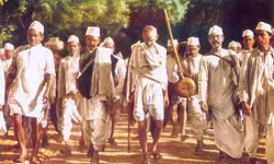 असहमति से नफ़रत तक: लोकतंत्र की नैतिक परीक्षा असहमति से नफ़रत तक: लोकतंत्र की नैतिक परीक्षा