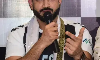 इरफान पठान का बयान: एक फ्रेंचाइजी से जुड़े रहो, तभी बनेगी पहचान इरफान पठान का बयान: एक फ्रेंचाइजी से जुड़े रहो, तभी बनेगी पहचान