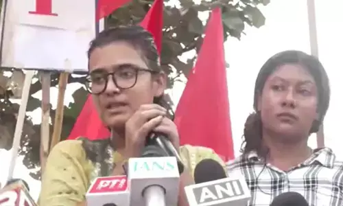 झारखंड छात्र आंदोलन में हंगामा, रांची में मार्च के दौरान AISA अध्यक्ष नेहा बोरा पर फेंकी गई स्याही झारखंड छात्र आंदोलन में हंगामा, रांची में मार्च के दौरान AISA अध्यक्ष नेहा बोरा पर फेंकी गई स्याही