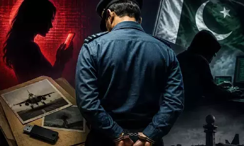 हनी ट्रैप में फंसा एयरफोर्स का विंग कमांडर, पाकिस्तानी हैंडलर्स को भेजी गोपनीय जानकारी; जांच में बड़ा खुलासा हनी ट्रैप में फंसा एयरफोर्स का विंग कमांडर, पाकिस्तानी हैंडलर्स को भेजी गोपनीय जानकारी; जांच में बड़ा खुलासा