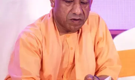योगी सरकार की नई शिक्षा पहल: हर महीने विद्यार्थियों से सीधा संवाद करेंगे IAS, IPS और IFS अधिकारी; देंगे करियर और जीवन में सफलता के मंत्र