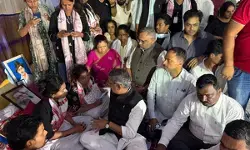आंदोलित छात्रों की मांगों पर ठोस निर्णय के बजाय उनके भविष्य से खेल रही हेमंत सरकार: आदित्य साहू आंदोलित छात्रों की मांगों पर ठोस निर्णय के बजाय उनके भविष्य से खेल रही हेमंत सरकार: आदित्य साहू