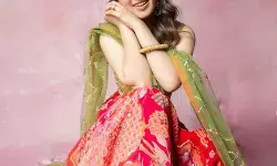 कम उम्र में स्टार बनी हंसिका मोटवानी, फिर घिर गई विवादों से- फिल्मी और निजी जिंदगी कम उम्र में स्टार बनी हंसिका मोटवानी, फिर घिर गई विवादों से- फिल्मी और निजी जिंदगी