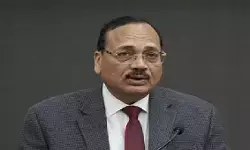 सीजेआई सूर्यकांत को दीक्षांत समारोह में बुलाने का हैदराबाद में छात्रों ने किया विरोध, ‘कॉकरोच’ टिप्पणी का उठाया मुद्दा सीजेआई सूर्यकांत को दीक्षांत समारोह में बुलाने का हैदराबाद में छात्रों ने किया विरोध, ‘कॉकरोच’ टिप्पणी का उठाया मुद्दा