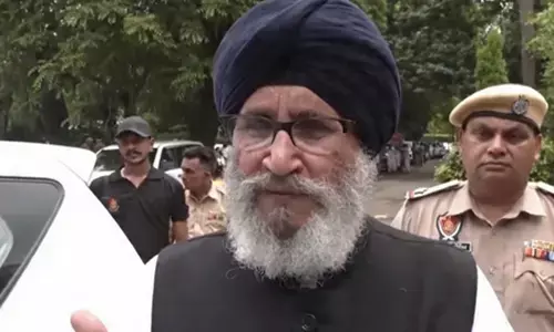 पंजाब में एमबीबीएस फीस वृद्धि पर विपक्ष का हमला, दलजीत चीमा बोले- मेधावी छात्रों और परिवारों पर दोहरी मार
