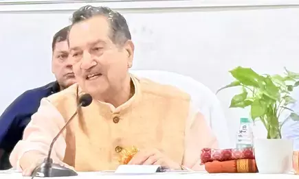 जड़ों से जुड़ें’ से नफरत के खिलाफ राष्ट्रीय मुहिम का शंखनाद, इंद्रेश बोले- धर्म अलग, लेकिन जड़ें और वतन एक जड़ों से जुड़ें’ से नफरत के खिलाफ राष्ट्रीय मुहिम का शंखनाद, इंद्रेश बोले- धर्म अलग, लेकिन जड़ें और वतन एक
