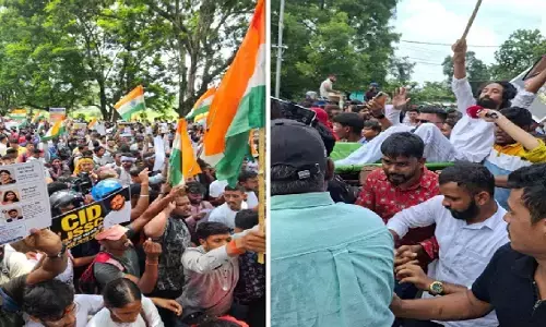 छात्रों के कंधों पर झारखंड विधानसभा घेराव करने पहुंचे देवेंद्र महतो, तीन बैरिकेड पार कर आगे बढ़ा मार्च