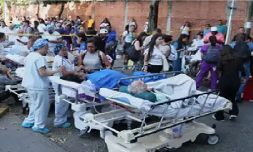 कोलंबिया में 7.4 तीव्रता के भूकंप से तबाही, 132 लोगों की मौत; 570 घायल, 1500 घर क्षतिग्रस्त कोलंबिया में 7.4 तीव्रता के भूकंप से तबाही, 132 लोगों की मौत; 570 घायल, 1500 घर क्षतिग्रस्त