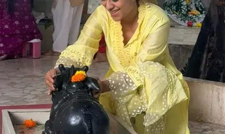 निया शर्मा ने भोलेनाथ की पूजा कर शेयर किया खास पोस्ट निया शर्मा ने भोलेनाथ की पूजा कर शेयर किया खास पोस्ट
