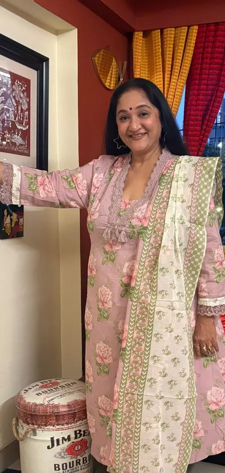 अल्पना बुच ने समाज के दोहरे रवैये पर उठाए सवाल अल्पना बुच ने समाज के दोहरे रवैये पर उठाए सवाल
