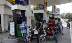 पेट्रोलियम डीलर्स एसोसिएशन सरकार के खिलाफ खोला मोर्चा, 72 घंटे का दिया अल्टीमेटम : पाकिस्तान पेट्रोलियम डीलर्स एसोसिएशन सरकार के खिलाफ खोला मोर्चा, 72 घंटे का दिया अल्टीमेटम : पाकिस्तान