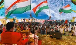 मंगल मिलन में तिरंगा और भागवत कथा मंगल मिलन में तिरंगा और भागवत कथा