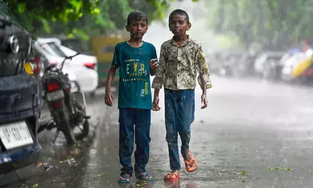बिना किसी चेतावनी के पूरे सप्ताह जारी रहेगी हल्की बारिश, एनसीआर की हवा भी राहत भरी बिना किसी चेतावनी के पूरे सप्ताह जारी रहेगी हल्की बारिश, एनसीआर की हवा भी राहत भरी