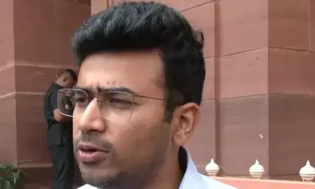 एफसीआरए बिल जेपीसी को भेजने पर संसद में टकराव, सरकार ने कहा- व्यापक चर्चा होगी, विपक्ष ने उठाए सवाल एफसीआरए बिल जेपीसी को भेजने पर संसद में टकराव, सरकार ने कहा- व्यापक चर्चा होगी, विपक्ष ने उठाए सवाल