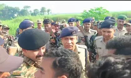 बिहार के वैशाली में दुस्साहसिक वारदात! 4 अपराधियों ने ठेकेदार को गोलियों से भूनकर उतारा मौत के घाट बिहार के वैशाली में दुस्साहसिक वारदात! 4 अपराधियों ने ठेकेदार को गोलियों से भूनकर उतारा मौत के घाट
