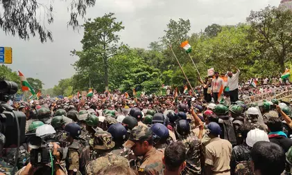 झारखंड : रांची में बवाल पर पुलिस का कड़ा प्रहार! विधानसभा घेराव मामले में 600 प्रदर्शनकारियों पर एफआईआर दर्ज