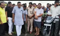 झारखंडः गिरिडीह में दिनदहाड़े युवक की गोली मारकर हत्या, आक्रोशित लोगों ने किया सड़क जाम