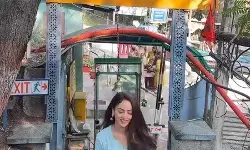 संदीपा धर ने श्रीनगर पहुंचते ही शंकराचार्य मंदिर में 250 सीढ़ियां चढ़कर किए दर्शन