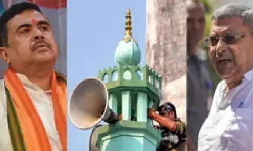पश्चिम बंगाल में मस्जिदों के लाउडस्पीकर पर घमासान, TMC सांसद कल्याण बनर्जी पहुंचे हाईकोर्ट; पुलिस कार्रवाई पर उठे सवाल पश्चिम बंगाल में मस्जिदों के लाउडस्पीकर पर घमासान, TMC सांसद कल्याण बनर्जी पहुंचे हाईकोर्ट; पुलिस कार्रवाई पर उठे सवाल