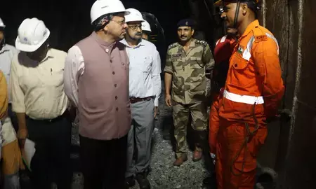 सीएम धामी ने किया टीएचडीसी टनल हादसा स्थल का निरीक्षण, रेस्क्यू अभियान का लिया जायजा सीएम धामी ने किया टीएचडीसी टनल हादसा स्थल का निरीक्षण, रेस्क्यू अभियान का लिया जायजा