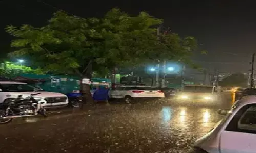 दिल्ली के कई इलाकों में भारी बारिश का अलर्ट, नोएडा में भी झमाझम बारिश; अगले कई दिनों तक बदला रहेगा मौसम दिल्ली के कई इलाकों में भारी बारिश का अलर्ट, नोएडा में भी झमाझम बारिश; अगले कई दिनों तक बदला रहेगा मौसम