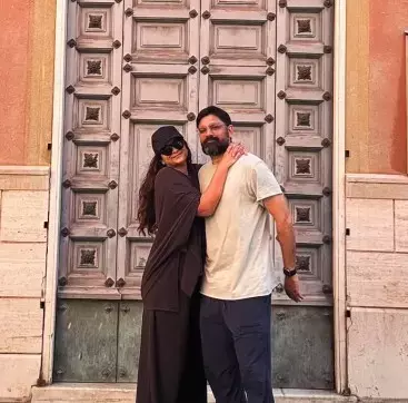 बेटी रिया को अनिल कपूर ने 5वीं वेडिंग एनिवर्सरी पर दी बधाई, बोले- जोड़ी कमाल की है बेटी रिया को अनिल कपूर ने 5वीं वेडिंग एनिवर्सरी पर दी बधाई, बोले- जोड़ी कमाल की है