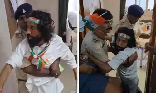 रांची में JPSC-JSSC आंदोलन के बीच नया विवाद, अस्पताल में भर्ती छात्र नेता महतो को तिरंगा यात्रा में जाने की नहीं मिली अनुमति रांची में JPSC-JSSC आंदोलन के बीच नया विवाद, अस्पताल में भर्ती छात्र नेता महतो को तिरंगा यात्रा में जाने की नहीं मिली अनुमति