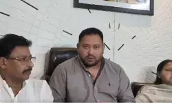 बिहार: 19 अगस्त को तेजस्वी के नेतृत्व में राजभवन मार्च, पेपर लीक और सिवान गोलीबारी का विरोध बिहार: 19 अगस्त को तेजस्वी के नेतृत्व में राजभवन मार्च, पेपर लीक और सिवान गोलीबारी का विरोध